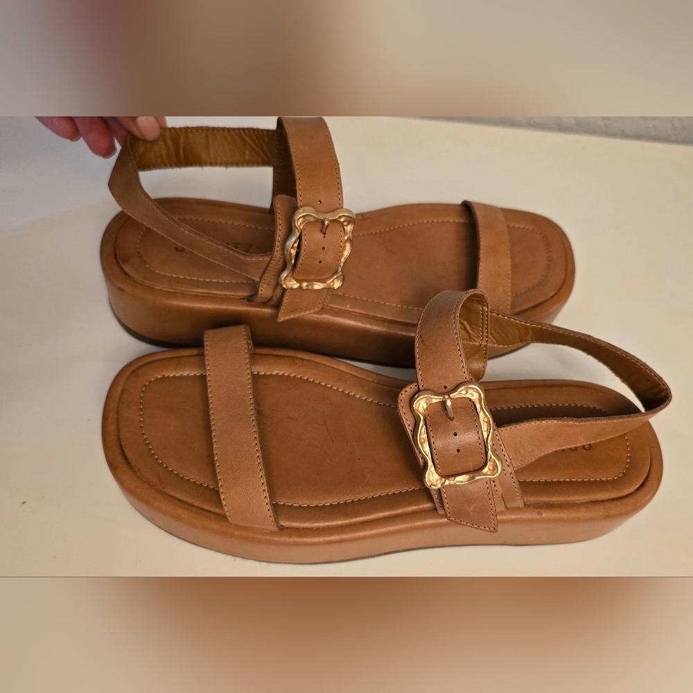 Elegant Tan Leather Sandals with Gold Accents